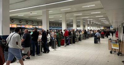 Manchester Airport apologise as they axe fast track express lanes through security