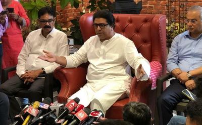 Raj Thackeray vows to continue stir; cadres get police notice