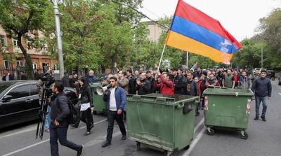 Armenian Authorities Block Roads, Warn Anti-govt Protesters