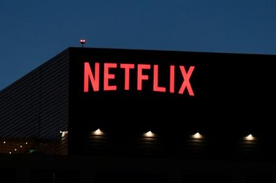 Shareholder sues Netflix over subscriber slip