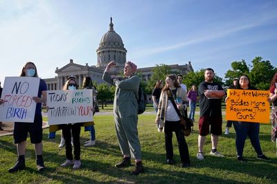 Oklahoma joins Texas in offering glimpse of "post-Roe" world
