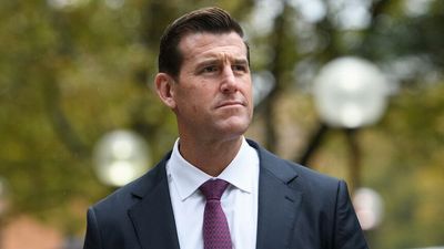 Witness for Ben Roberts-Smith denies emails show the pair colluded to make sure their evidence aligned