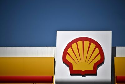 Shell profit up as high oil prices offset Russia hit