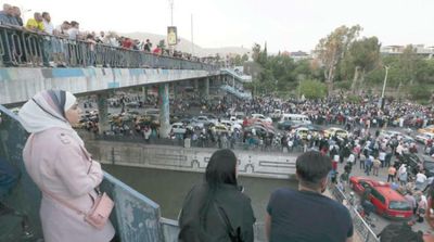 Hundreds Gathering in Damascus Await Prisoners Freed in Amnesty