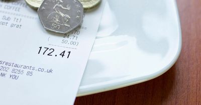 Restaurants tips and service charges - how much to give and who gets the money