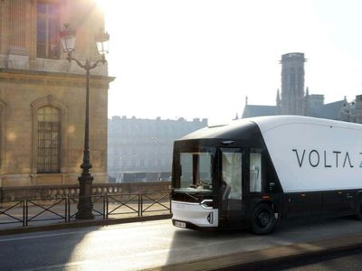 Sweden's Battery-Electric Volta Trucks To Enter US Market In 2023: What EV Investors Need To Know