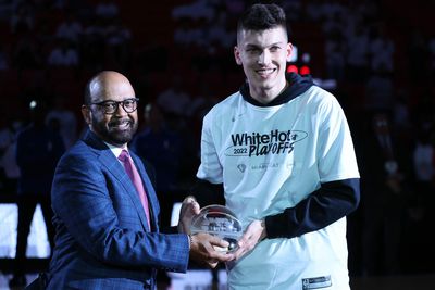 Everyone is rightfully roasting Kentucky’s awful Sixth Man of the Year graphic for Tyler Herro