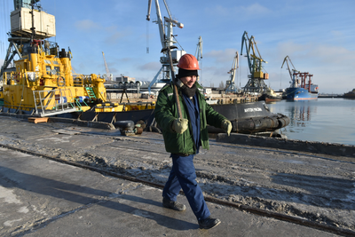 Dockworkers Worldwide Are Trying to Stop Russia’s War
