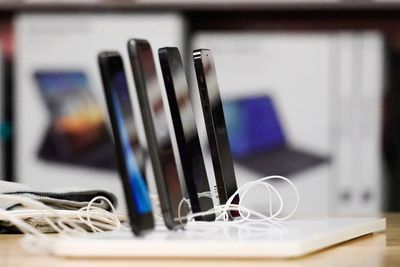 Thousands of smartphones purchased by VA went unused