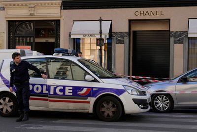 Chanel jewelry boutique in Paris held up by armed men