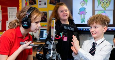 Kids at Hamilton School for the Deaf help create new character for much-loved podcast