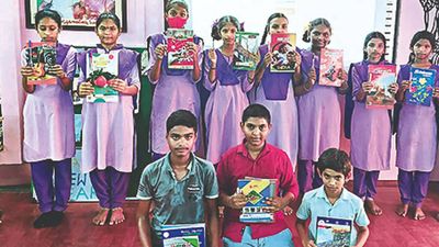 Andhra Pradesh: Students of Tenali Zilla Parishad school donate books for Sri Lanka kids