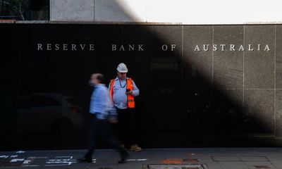 Real wages to fall by 3% this year as inflation surges, says RBA