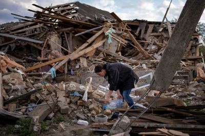 Flowers in the rubble: Ukrainian woman sees a sliver of hope