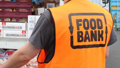 Perth residents with jobs, mortgages turn to charities like Foodbank, Anglicare for help