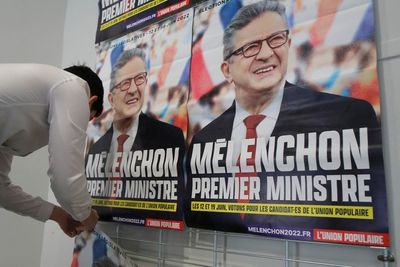 France's left agrees to largely campaign together vs. Macron
