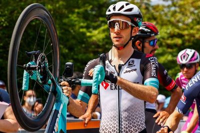 Simon Yates eyes Giro d’Italia ‘patience’ while playing down chances