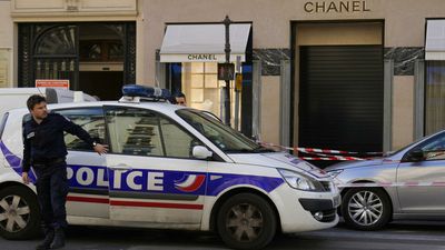 Armed thieves who attacked Paris Chanel boutique still at large