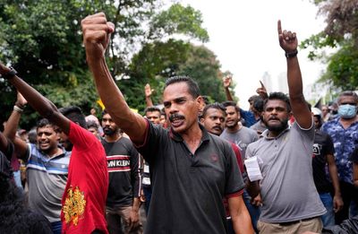 Sri Lanka protesters bring transport to near standstill