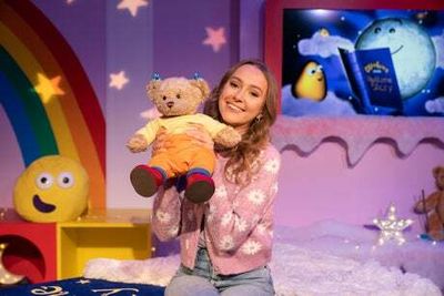 Strictly winner Rose Ayling-Ellis to be first celebrity to read CBeebies Bedtime Story using sign language