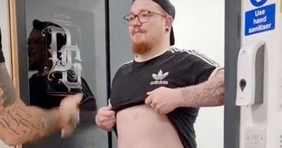 Man is 'summer ready' after getting a six-pack tattooed on his stomach