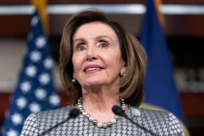 Pelosi sets $45,000 minimum yearly salary for House aides