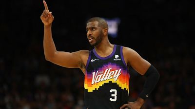 At Age 37, There is Nothing Vintage About Chris Paul