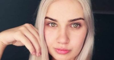 Single student gets concert crowd to help choose her bloke on dating app