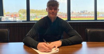 Warrenpoint Town goalkeeper signs deal with Fleetwood Town