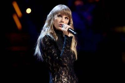 Taylor Swift re-records This Love from 1989