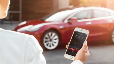 JD Power: EV Startups Can't Match Tesla & Legacy Auto's Smartphone Apps