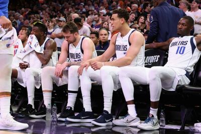 NBA fines Mavericks $25,000 for bench decorum violations