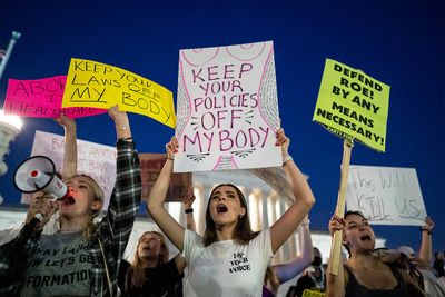 Students walk out to protect Roe