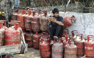 Domestic LPG cylinder price breaches ₹1,000 mark in several cities