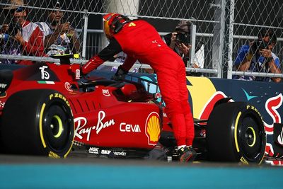 Sainz: Ferrari F1 car still "surprising" me after heavy Miami crash