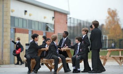 Number of male teachers in England at all-time low as pay levels drop