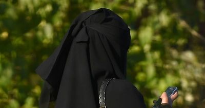 Taliban criticised after ordering women to wear all-covering burka