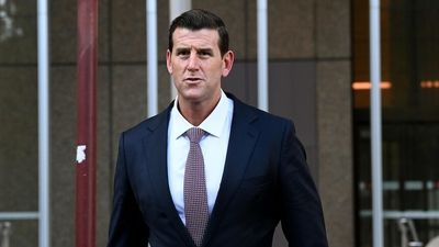 Ben Roberts-Smith defamation case focuses on who shot dog as two witnesses recant evidence