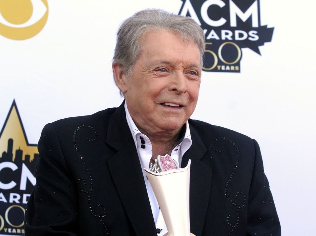 Mickey Gilley, who helped inspire 'Urban Cowboy,' dies…