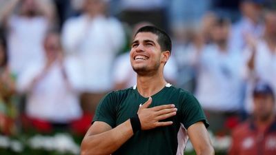 Spanish teenager Carlos Alcaraz reaches Madrid Open final, with three-set win over Novak Djokovic