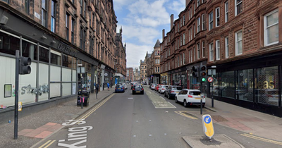 Glasgow police hunting gang of youths who seriously assaulted man in city centre