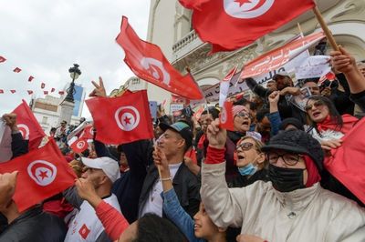 Hundreds rally in support of Tunisia's Saied