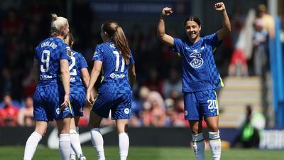 Sam Kerr scores twice as Chelsea beat Manchester United to win Women's Super League title