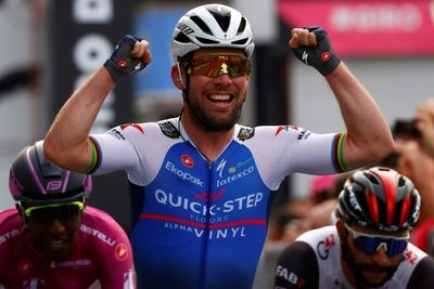 Cavendish storms Giro stage 3, Van der Poel retains lead