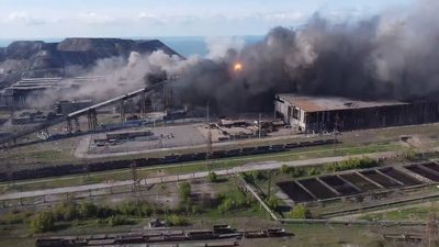 VIDEO: Desperate Last Stand: Mariupol Steel Plant Engulfed In Fire And Smoke