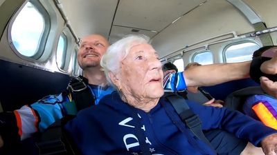 VIDEO: OAP Daredevil: WWII Nurse Celebrates 100th Birthday With Skydive Over Florida Coast