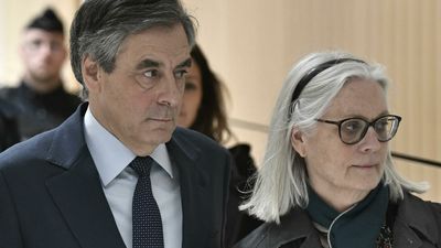French court to announce decision on prison sentence for former PM Fillon