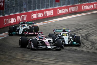 Distracted Bottas explains reason for Miami F1 wall brush