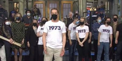 Benedict Cumberbatch wears t-shirt supporting Roe v. Wade during SNL