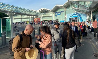 ‘Chaos’ at Manchester and Birmingham airports as travellers face long queues